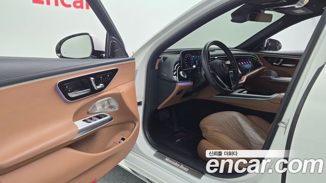 Mercedes-Benz E-Class 2024 — photo 10