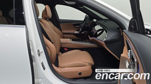 Mercedes-Benz E-Class 2024 — photo 11