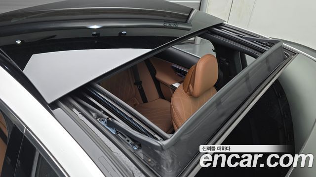 Mercedes-Benz E-Class 2024 — photo 18