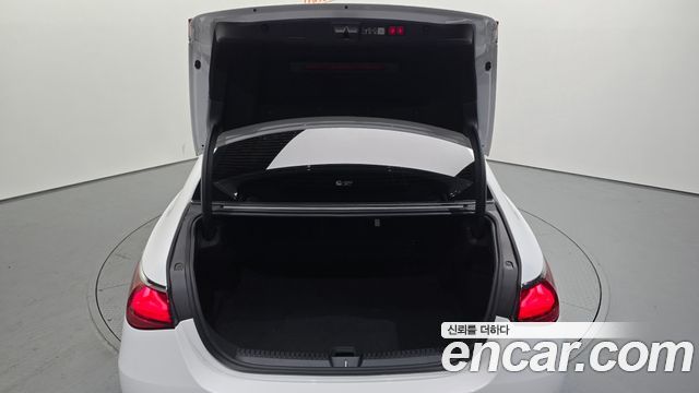 Mercedes-Benz E-Class 2024 — photo 20