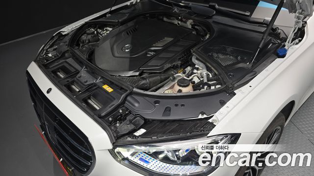 Mercedes-Benz S-Class 2024 — photo 6