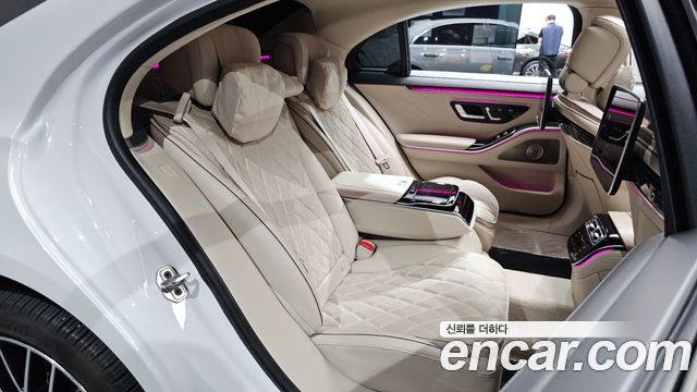 Mercedes-Benz S-Class 2024 — photo 11