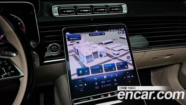 Mercedes-Benz S-Class 2024 — photo 18
