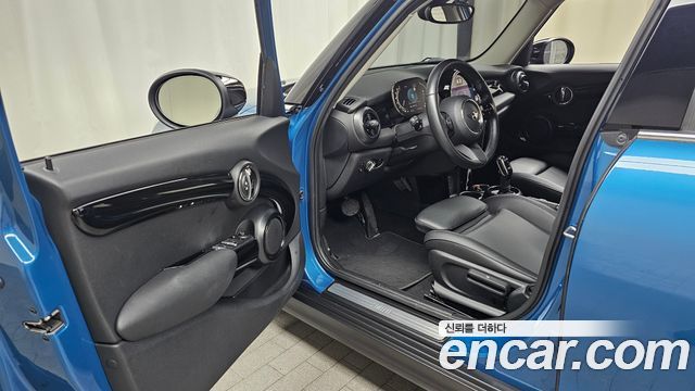 Mini Cooper 2022 — photo 13