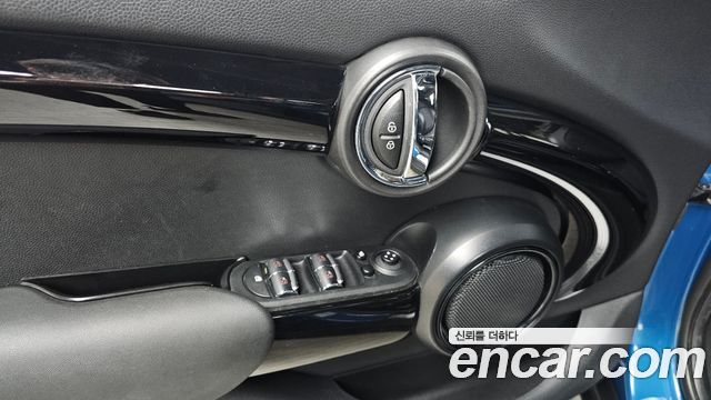 Mini Cooper 2022 — photo 25