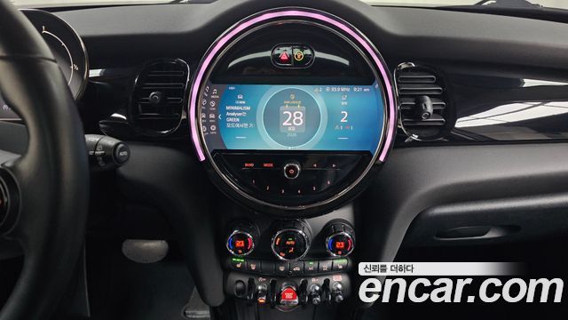 Mini Cooper 2022 — photo 29