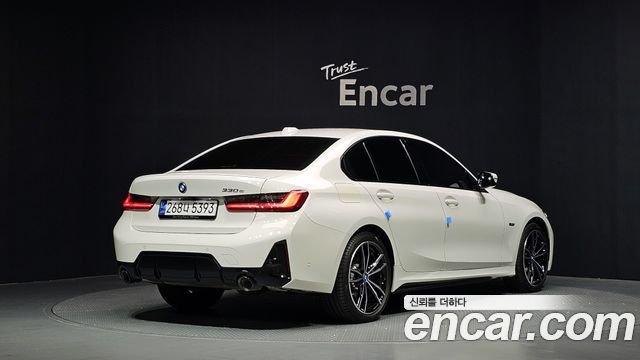BMW 3-Series 2023 — photo 2