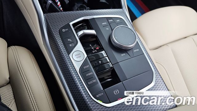 BMW 3-Series 2023 — photo 12
