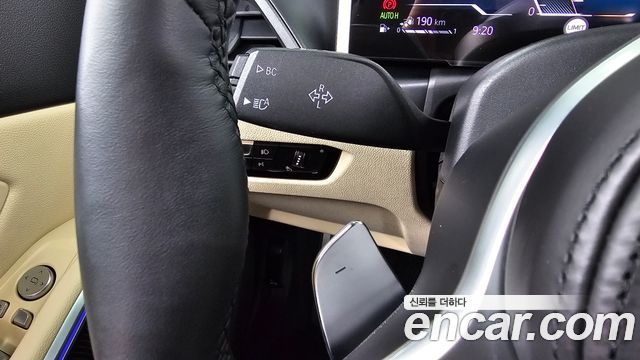 BMW 3-Series 2023 — photo 28