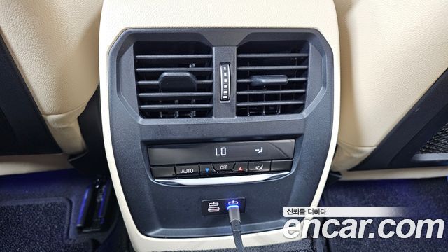 BMW 3-Series 2023 — photo 33