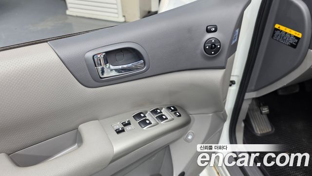 Kia Canival 2014 — photo 19