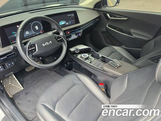Kia EV6 2023 — photo 10
