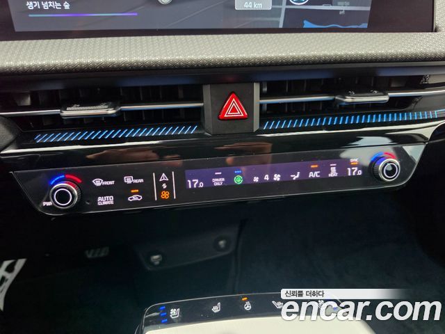 Kia EV6 2023 — photo 16