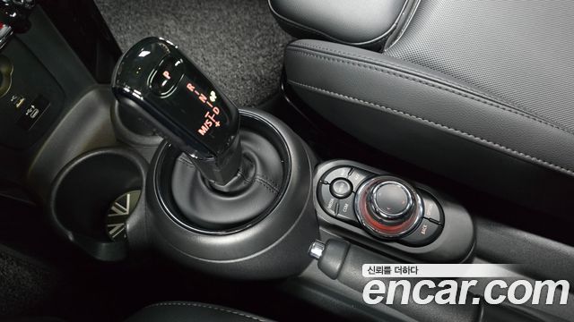 Mini Cooper 2022 — photo 12