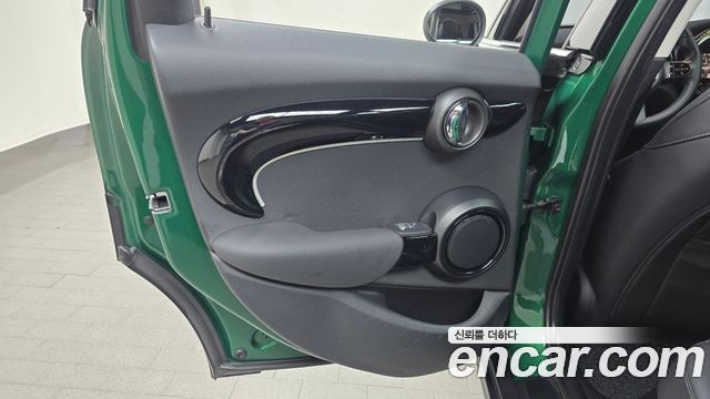 Mini Cooper 2022 — photo 15