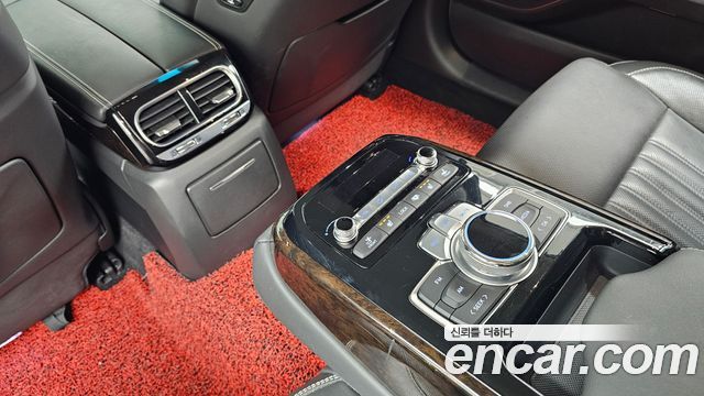 Genesis G90 2019 — photo 17