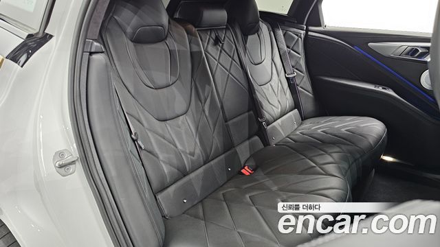BMW XM 2023 — photo 17