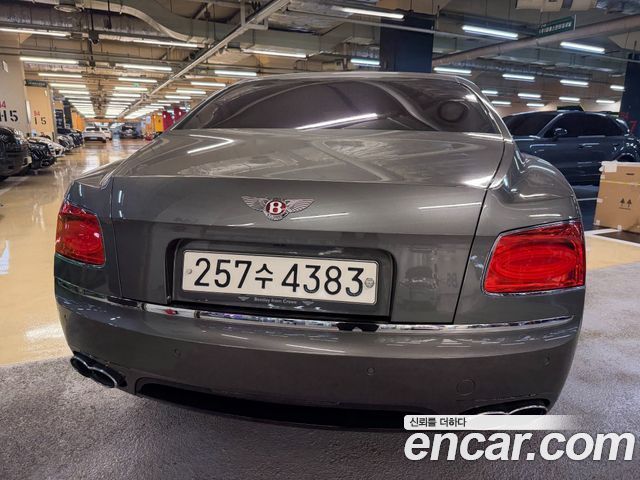 Bentley Flying Spur 2018 — photo 5