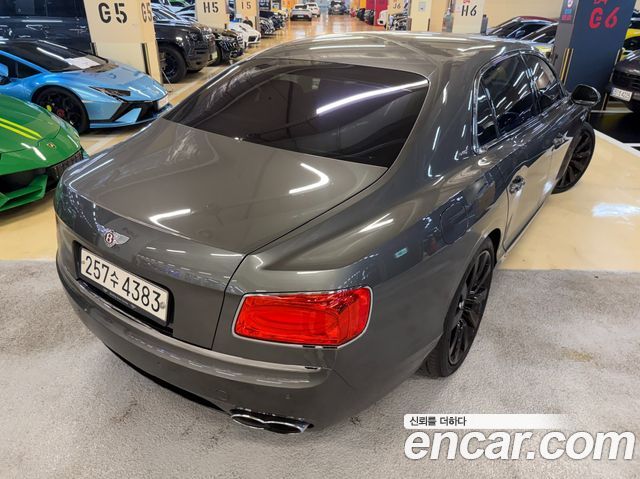Bentley Flying Spur 2018 — photo 6