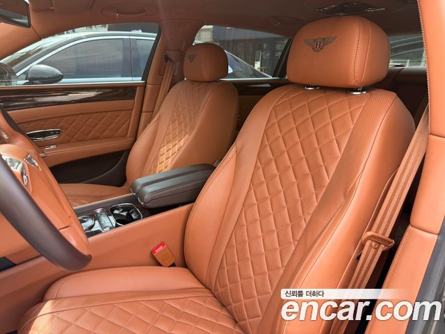 Bentley Flying Spur 2018 — photo 14