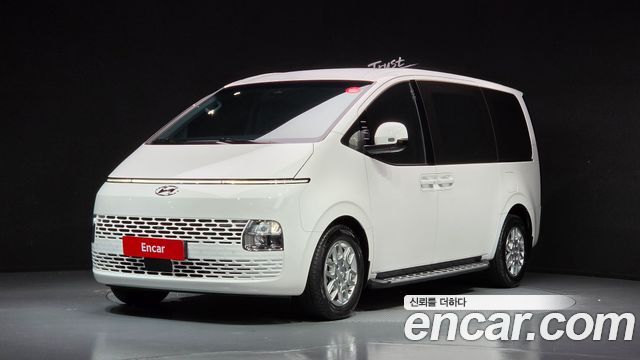 Hyundai Staria 2024 — photo 1