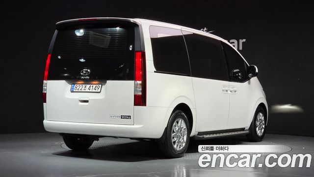 Hyundai Staria 2024 — photo 2