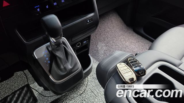 Hyundai Staria 2024 — photo 12