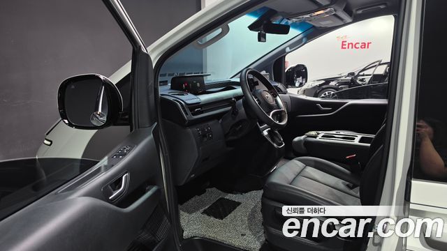 Hyundai Staria 2024 — photo 13