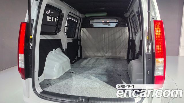 Hyundai Staria 2024 — photo 22
