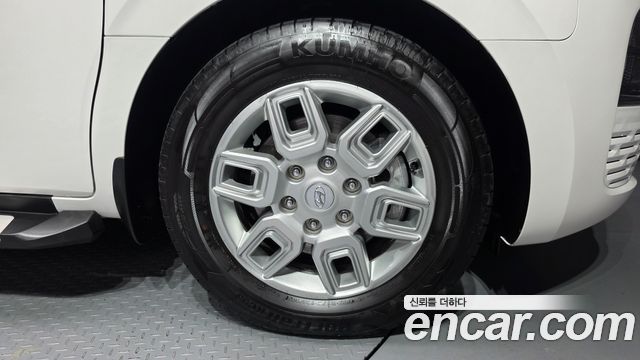 Hyundai Staria 2024 — photo 7