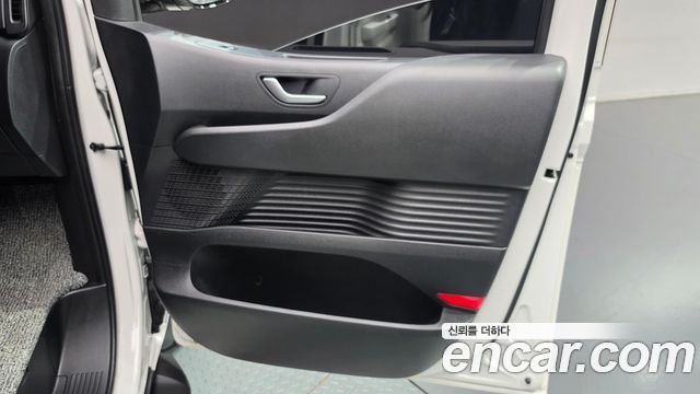 Hyundai Staria 2024 — photo 15