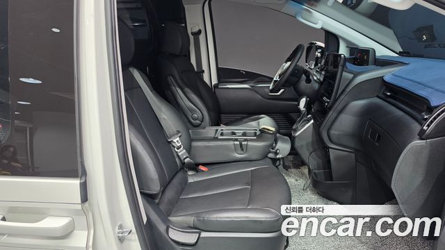 Hyundai Staria 2024 — photo 16