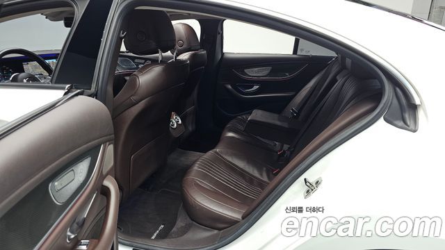 Mercedes-Benz CLS-Class 2020 — photo 17