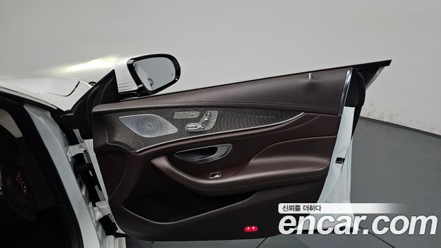 Mercedes-Benz CLS-Class 2020 — photo 14