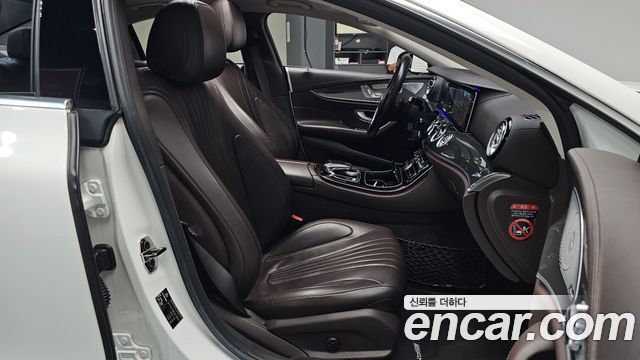 Mercedes-Benz CLS-Class 2020 — photo 16