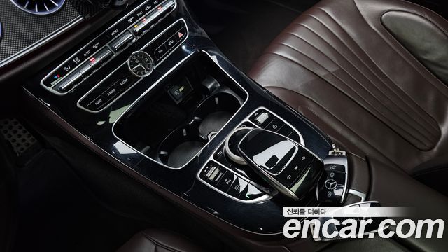Mercedes-Benz CLS-Class 2020 — photo 29