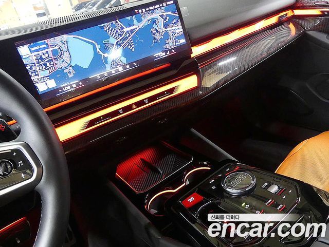BMW M5 2025 — photo 13