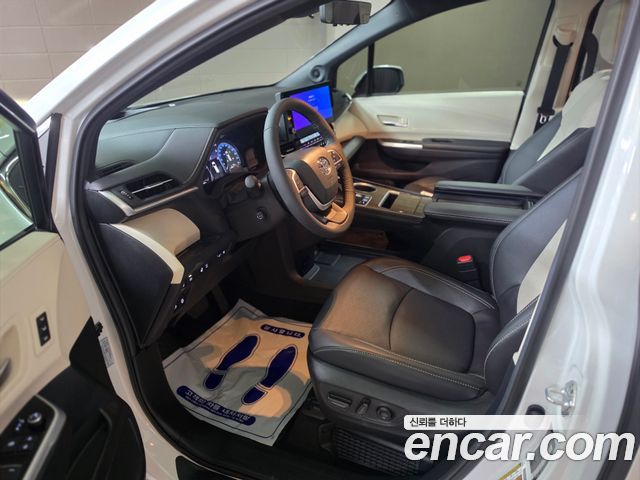 Toyota Sienna 2025 — photo 10