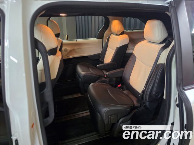 Toyota Sienna 2025 — photo 11