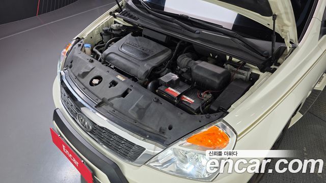 Kia Canival 2010 — photo 6