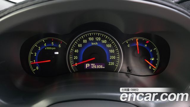 Kia Canival 2010 — photo 8