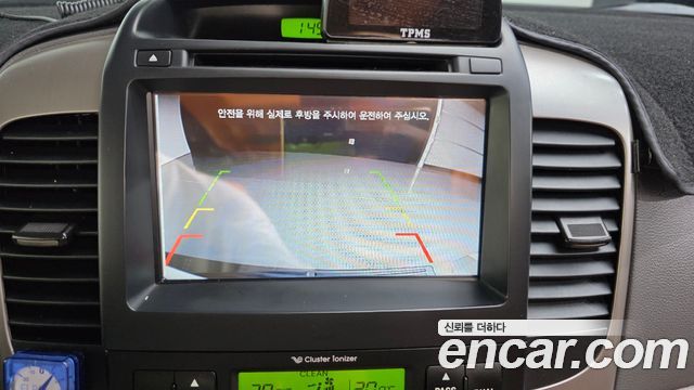 Kia Canival 2010 — photo 15