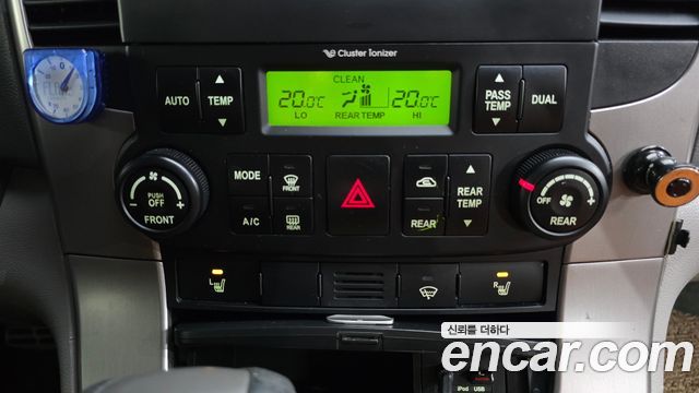 Kia Canival 2010 — photo 16
