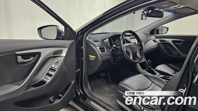 Hyundai AVANTE 2015 — photo 13