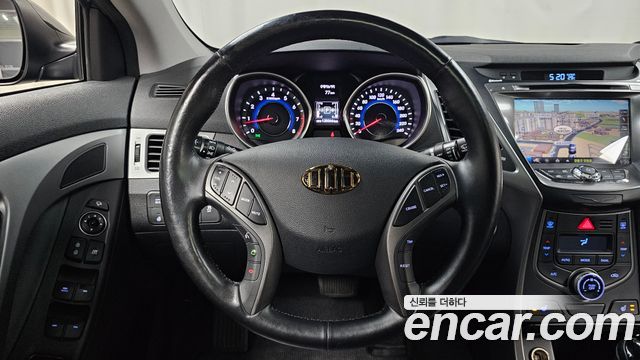 Hyundai AVANTE 2015 — photo 19