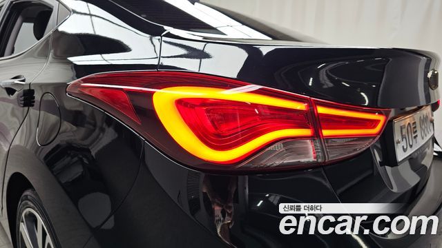 Hyundai AVANTE 2015 — photo 9