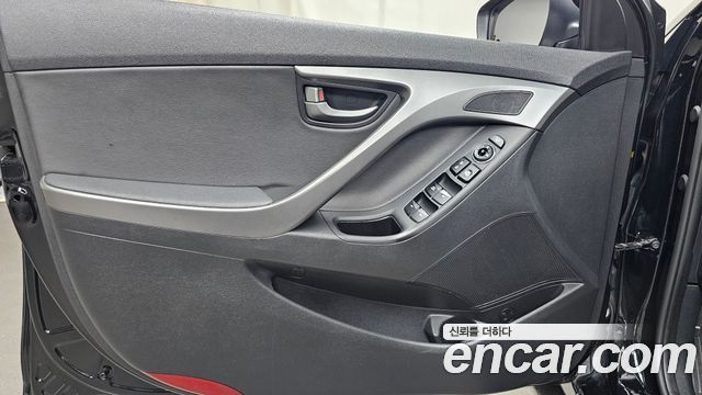 Hyundai AVANTE 2015 — photo 14