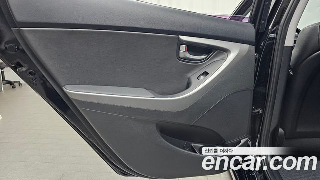 Hyundai AVANTE 2015 — photo 15