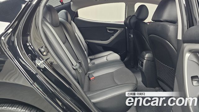 Hyundai AVANTE 2015 — photo 16