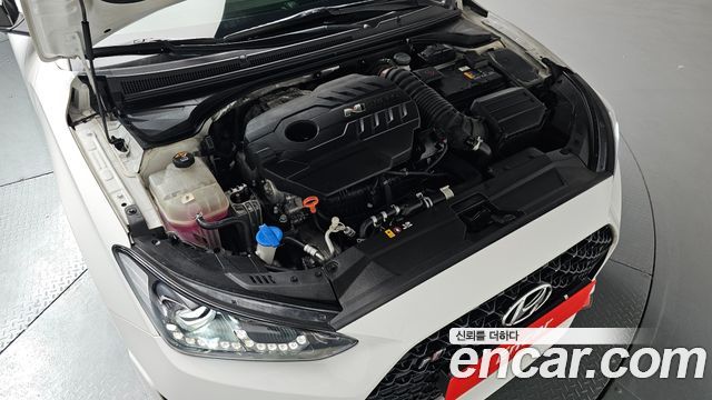 Hyundai Veloster 2022 — photo 6